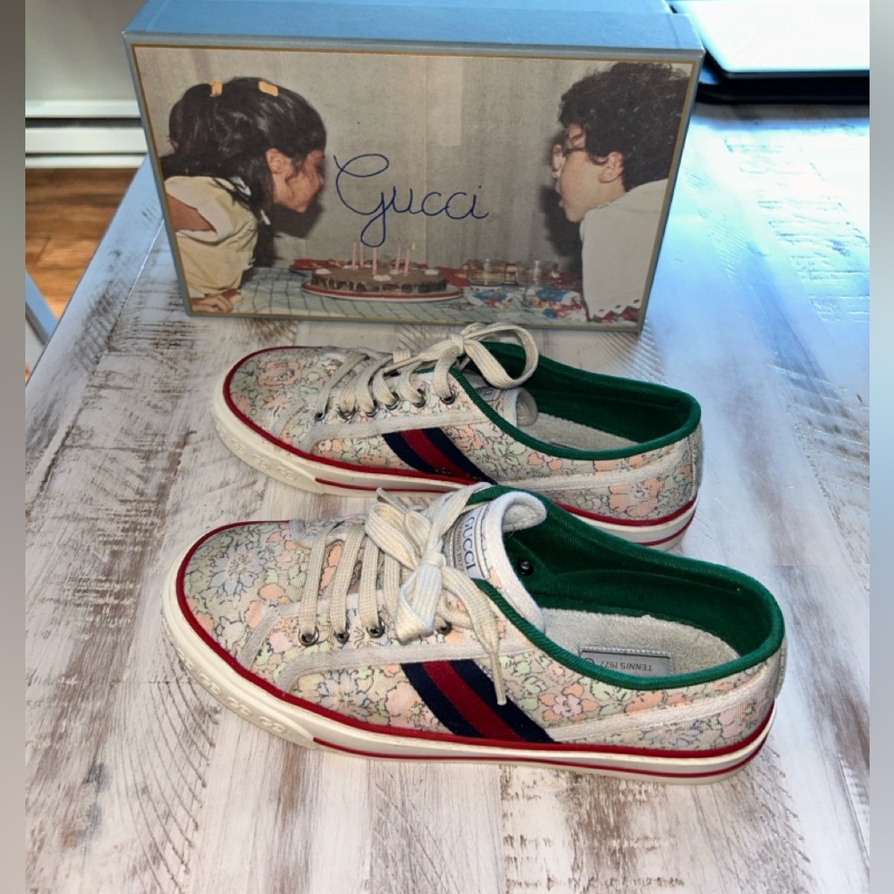 Lightly Worn Women’s Gucci Tennis Shoes. See attached receipt, authenticated!